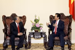 Thủ tướng Nguyễn Tấn Dũng tiếp ông Kyaw Kyaw Maung, Thống đốc Ngân hàng Trung ương Myanmar. (Ảnh: Đức Tám/TTXVN)