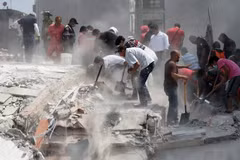 Trận động đất đã làm 20 tòa nhà đổ sập chỉ tính riêng ở thủ đô Mexico City. (Nguồn: AFP/TTXVN)