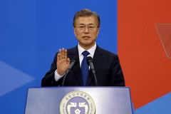 Ông Moon Jae-In tuyên thệ nhậm chức Tổng thống Hàn Quốc tại buổi lễ ở Seoul ngày 10/5. (Nguồn: EPA/TTXVN)