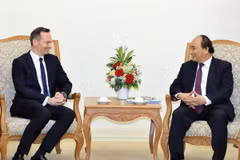 Thủ tướng Nguyễn Xuân Phúc tiếp ông Volker Wissing, Bộ trưởng Kinh tế, Giao thông và Nông nghiệp bang Rheinland-Pfalz, CHLB Đức. (Ảnh: Thống Nhất/TTXVN)