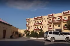 Quang cảnh bên ngoài khách sạn Hayat ở thủ đô Mogadishu, Somalia. (Ảnh: Repubblica/TTXVN)
