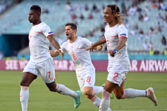 Niềm vui của cầu thủ Thụy Sĩ sau bàn mở tỷ số của Embolo. (Nguồn: UEFA)