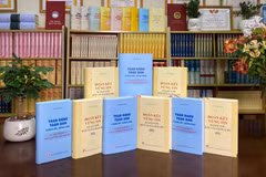Nhà xuất bản Chính trị quốc gia Sự thật giới thiệu hai cuốn sách của Tổng Bí thư Nguyễn Phú Trọng. (Ảnh: TTXVN/phát)