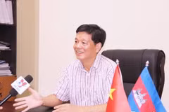 Campuchia: Chung tay cứu trợ bà con gốc Việt đang cách ly ở Kandal
