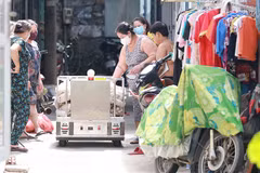 Đồng Nai: Robot hỗ vận chuyển nhu yếu phẩm trong khu cách ly