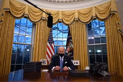 Nhiều thách thức chờ đợi ông Joe Biden phía trước. (Ảnh: AFP/TTXVN)