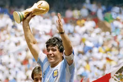 [Video] Hình ảnh bất tử về đôi chân ma thuật của Diego Maradona