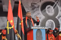 Tổng thống Angola Joao Lourenco phát biểu trong cuộc vận động tranh cử ở Luanda, ngày 20/8/2022. (Ảnh: AFP/TTXVN)