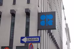 Giá dầu thế giới giảm trước thềm cuộc họp của tổ chức OPEC+