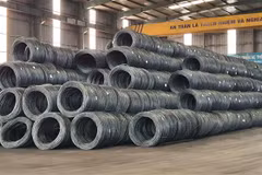 Sản phẩm thép xây dựng của Công ty Cổ phần thép Việt Đức mới xuất xưởng. (Ảnh: Nguyễn Trọng Lịch/TTXVN)