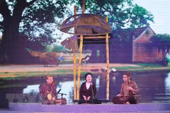 Các nghệ nhân, diễn viên hát xẩm tại một buổi biểu diễn ở Ninh Bình. (Ảnh: Hải Yến/TTXVN) 