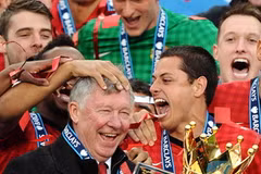 Sir Alex Ferguson quyết định nghỉ hưu là vì... vợ