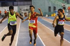 Vận động viên Nguyễn Văn Linh tranh tài ở nội dụng chạy 100m dưới 21 tuổi. (Ảnh: Tràng Dương/TTXVN)