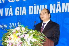Phó Thủ tướng Nguyễn Xuân Phúc phát biểu tại hội nghị. (Ảnh: Doãn Tấn/TTXVN)