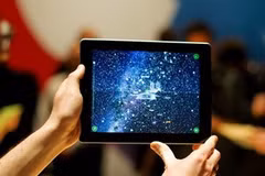 Thử nghiệm mẫu iPad mới. (Nguồn: Getty)
