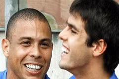 Kaka (phải) và Ronaldo. (Nguồn: Internet)