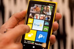 Mẫu smartphone Lumia 920. (Nguồn: crave.cnet.co.uk)