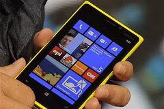 Mẫu smartphone Nokia Lumia 920. (Nguồn: Reuters)