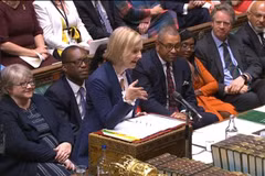 Tân Thủ tướng Anh Liz Truss phát biểu tại phiên họp Hạ viện ở London ngày 7/9/2022. (Ảnh: AFP/ TTXVN)