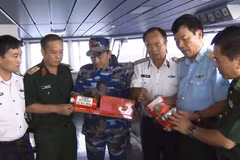 Các cơ quan chuyên môn đang phối hợp giải mã hộp đen và xác minh danh tính các nạn nhân. (Ảnh: Hồng Pha/TTXVN) 