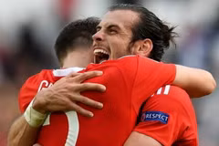 Gareth Bale ăn mừng bàn thắng lịch sử. (Nguồn: Getty)