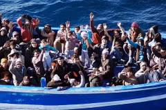 Italy cứu sống thêm 1.100 người tỵ nạn ngoài khơi Sicily