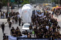 Cảnh sát Brazil biểu tình ở các thành phố tổ chức World Cup