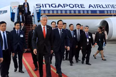 Lễ đón Thủ tướng nước Cộng hòa Singapore Lý Hiển Long tại Sân bay Quốc tế Nội Bài. (Ảnh: An Đăng/TTXVN)