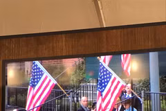 Video ông Trump và vợ tới làm lễ ở nhà thờ trước khi nhậm chức