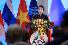 Chủ tịch Quốc hội Nguyễn Thị Kim Ngân, Chủ tịch AIPA 41 phát biểu bế mạc. (Ảnh: Dương Giang/TTXVN)