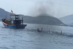Va chạm giữa tàu cá và ghe câu mực trong đêm làm một người tử vong 