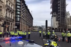 Cảnh sát Anh phong tỏa đường gần trụ sở Quốc hội Anh. (Nguồn: Daily Mail)
