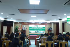 PGS.TS Vũ Ngọc Huyên phát biểu khai mạc Hội thảo. (Ảnh: Vietnam+)