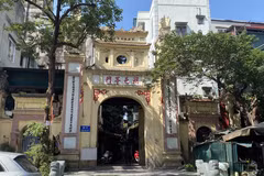 Cổng làng Hồ Khẩu. (Ảnh: Hà Chi/Vietnam+)
