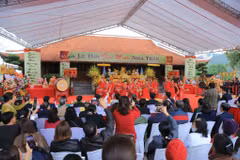 Nghi thức khai chuông tại Lễ khai hội Thái miếu nhà Trần Đông Triều, Quảng Ninh. (Ảnh: Thanh Vân/TTXVN)