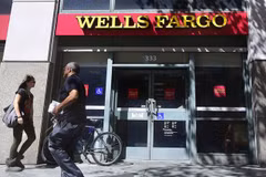 Một chi nhánh ngân hàng Wells Fargo tại Los Angeles, California, Mỹ. (Ảnh: AFP/TTXVN)