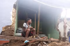 Một ngôi nhà bị hư hại do bão Freddy tại Blantyre, Malawi, ngày 14/3/2023. (Ảnh: THX/TTXVN)