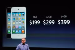 Phó Chủ tịch Phil Schiller công bố các mức giá của iPhone 4S (Nguồn: AP).