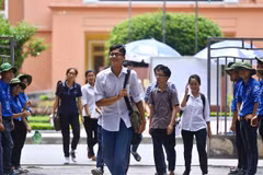 Thí sinh dự thi trung học phổ thông quốc gia. (Ảnh: Minh Quyết/TTXVN)