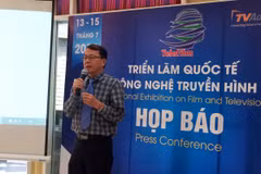 Ông Nguyễn Hà Nam giới thiệu về triển lãm tại họp báo chiều nay. (Ảnh: PV/Vietnam+)