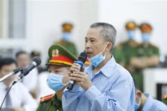 Bị cáo Lê Đình Công nói lời sau cùng trước khi tòa tuyên án. (Nguồn: TTXVN) 