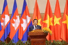 Thủ tướng Vương quốc Campuchia Samdech Techo Hun Sen phát biểu tại Chương trình. (Ảnh: Nguyễn Vũ Hùng/TTXVN) 