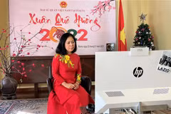 Đại sứ Việt Nam tại Italy Nguyễn Thị Bích Huệ phát biểu tại Xuân quê hương 2022. (Ảnh: Hải Linh/TTXVN) 