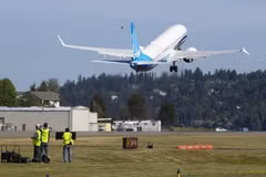 Máy bay 737 MAX 10 của Boeing cất cánh từ sân bay Renton, Washington, Mỹ. (Ảnh: Getty Images/TTXVN)
