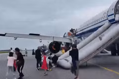 Máy bay của Air China hạ cánh khẩn cấp tại Singapore. (Nguồn: X)
