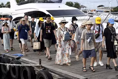 (Tư liệu) Khách du lịch tại Bali, Indonesia, ngày 25/1/2023. Ảnh: AFP/ TTXVN 