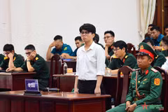 Bị cáo Nguyễn Lê Tấn Tài tại phiên tòa. (Nguồn: Báo Quân đội Nhân dân)