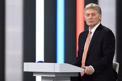 Người phát ngôn Điện Kremlin, ông Dmitry Peskov phát biểu tại cuộc họp báo ở Moskva. (Ảnh: AFP/TTXVN) 