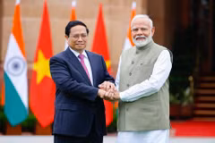 ​Thủ tướng Phạm Minh Chính​ và Thủ tướng Ấn Độ Narendra Modi. (Ảnh: Dương Giang/TTXVN)