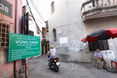 Hầu hết người dân đều đồng lòng, vui vẻ, tự nguyện thực hiện các nội quy nhằm bảo vệ vùng xanh của khu dân cư mình sinh sống. (Ảnh: Thanh Tùng/TTXVN) 